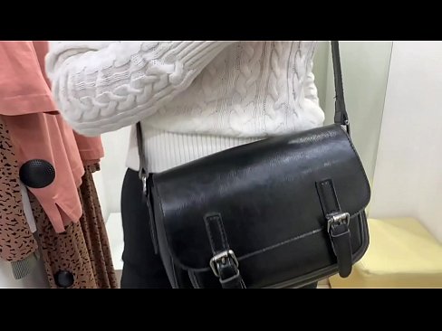 ❤️ Masturbació pública de la jove gossa FeralBerry amb un consolador al provador ❌ Vídeo porno al ca.mypornpics.ru ❌